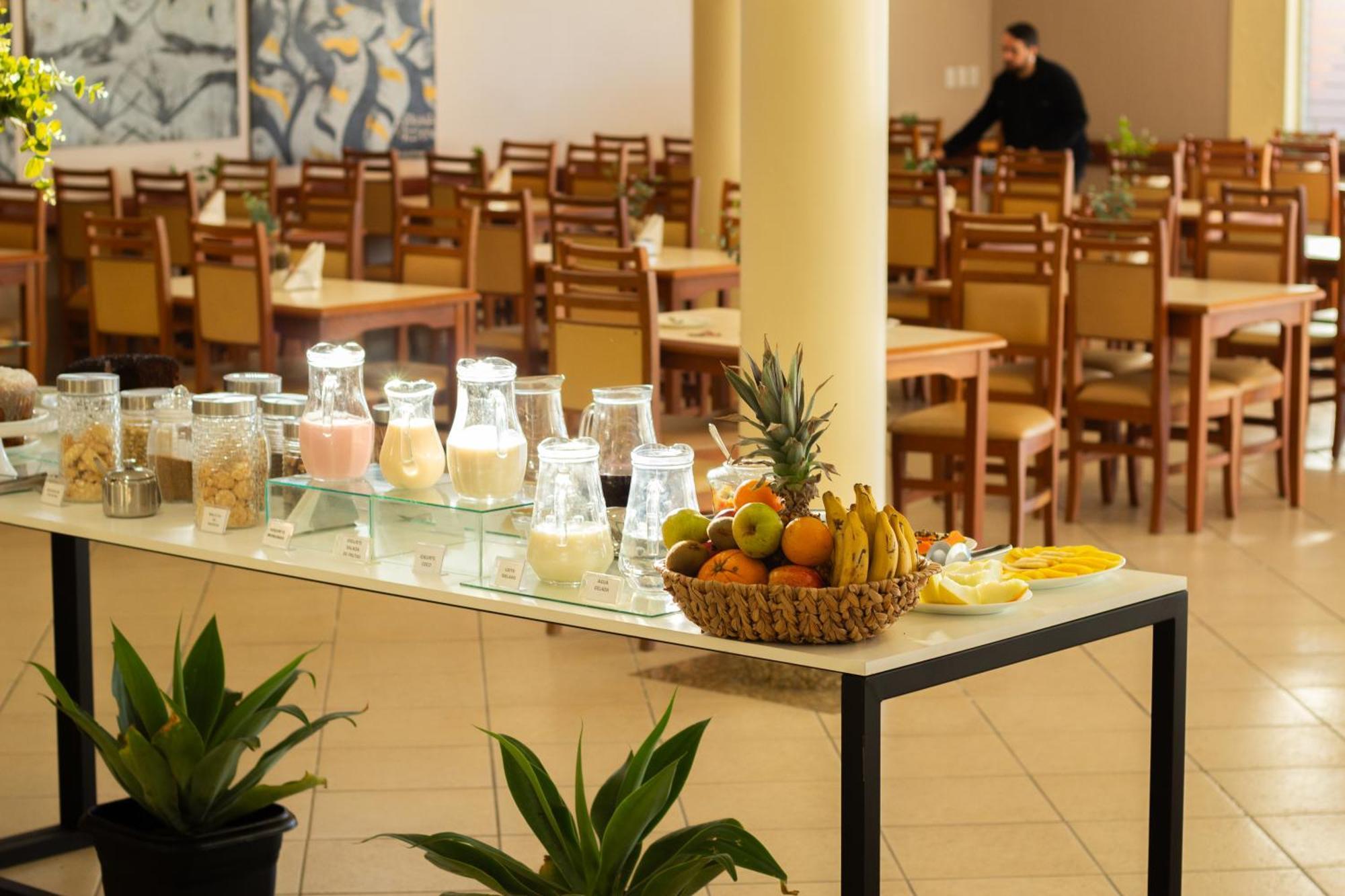 Hotel Cavera Alegrete Eksteriør bilde